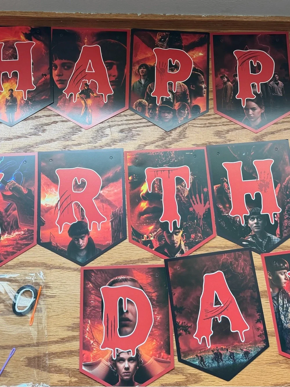 Stranger Things Red & Black Party Decoration Pack